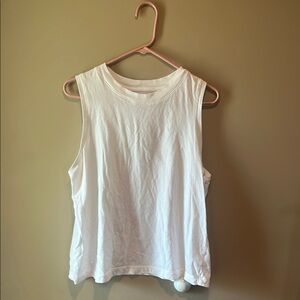 White Sleeveless Top ♥️A New Day XL